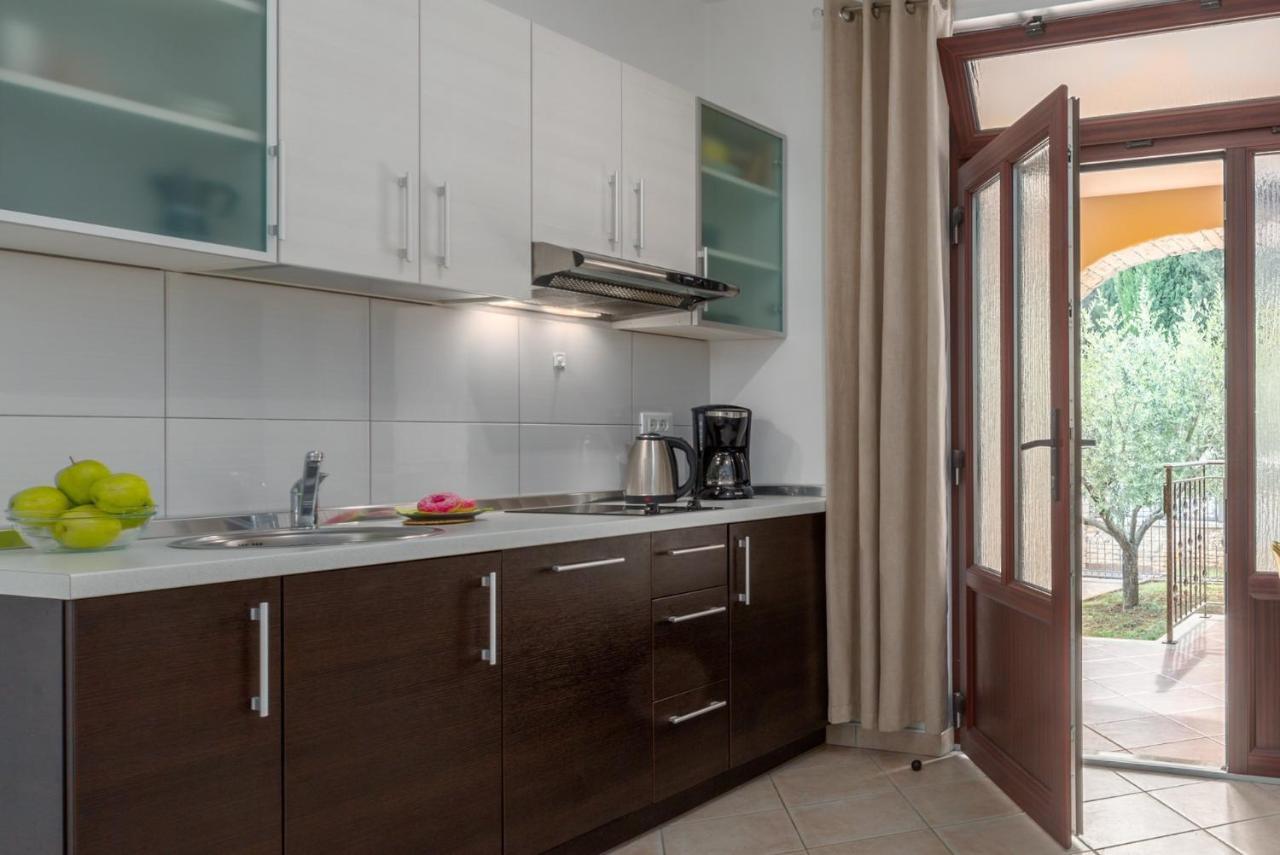 Studio Apartments Pinia-Marina โปเรช ภายนอก รูปภาพ