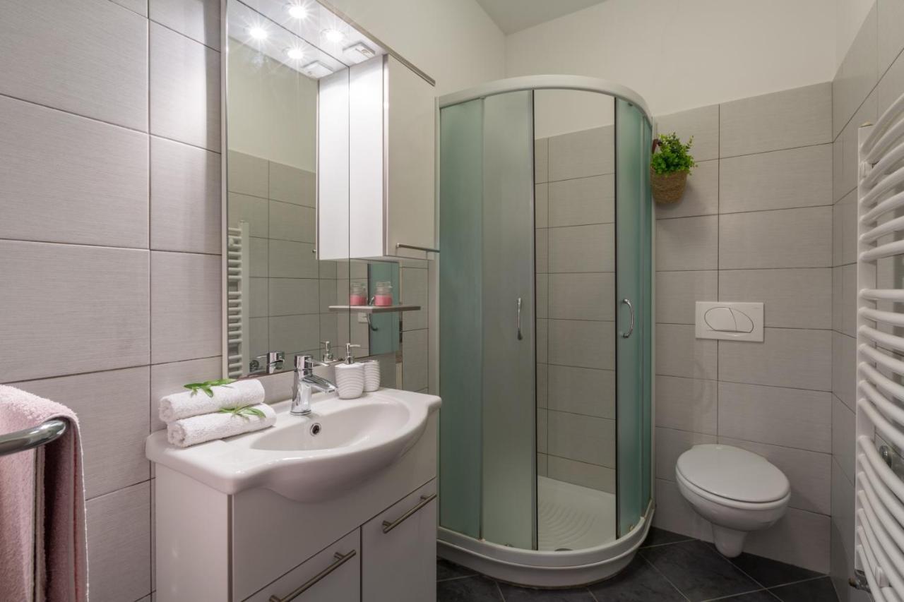 Studio Apartments Pinia-Marina โปเรช ภายนอก รูปภาพ