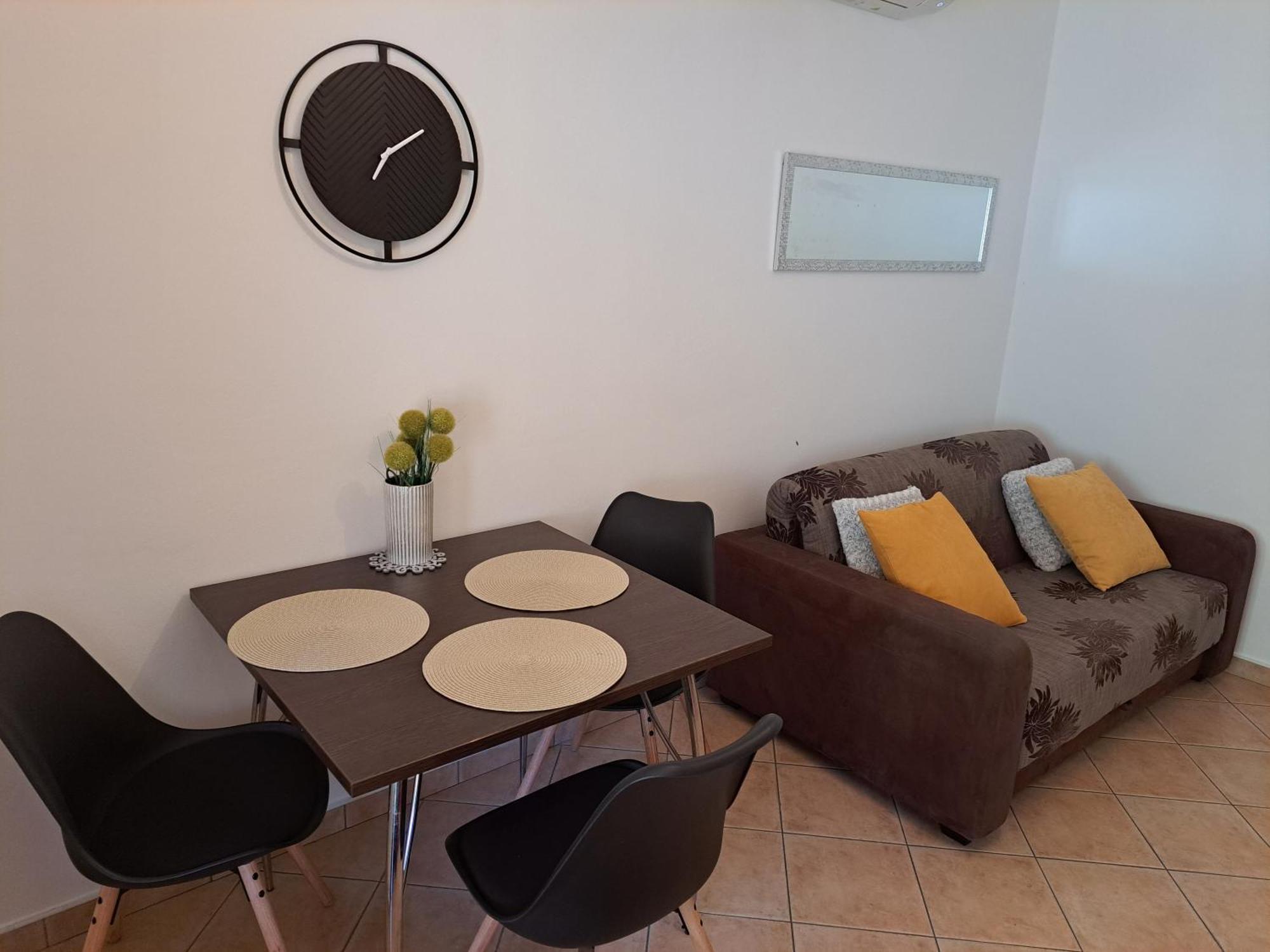 Studio Apartments Pinia-Marina โปเรช ภายนอก รูปภาพ